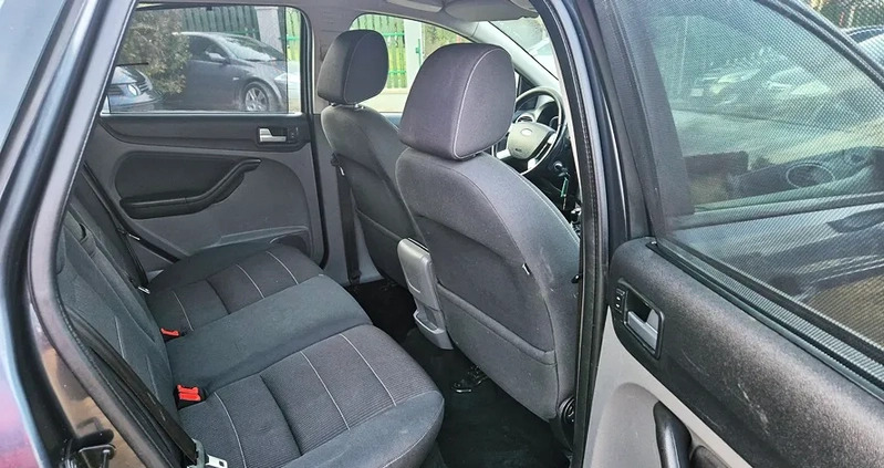 Ford Focus cena 16500 przebieg: 236000, rok produkcji 2009 z Pabianice małe 781